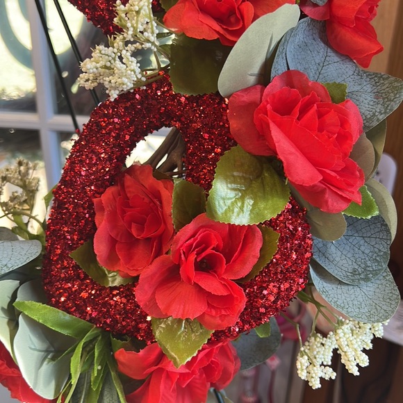 Valentine’s Day grapevine wreath - Picture 5 of 6